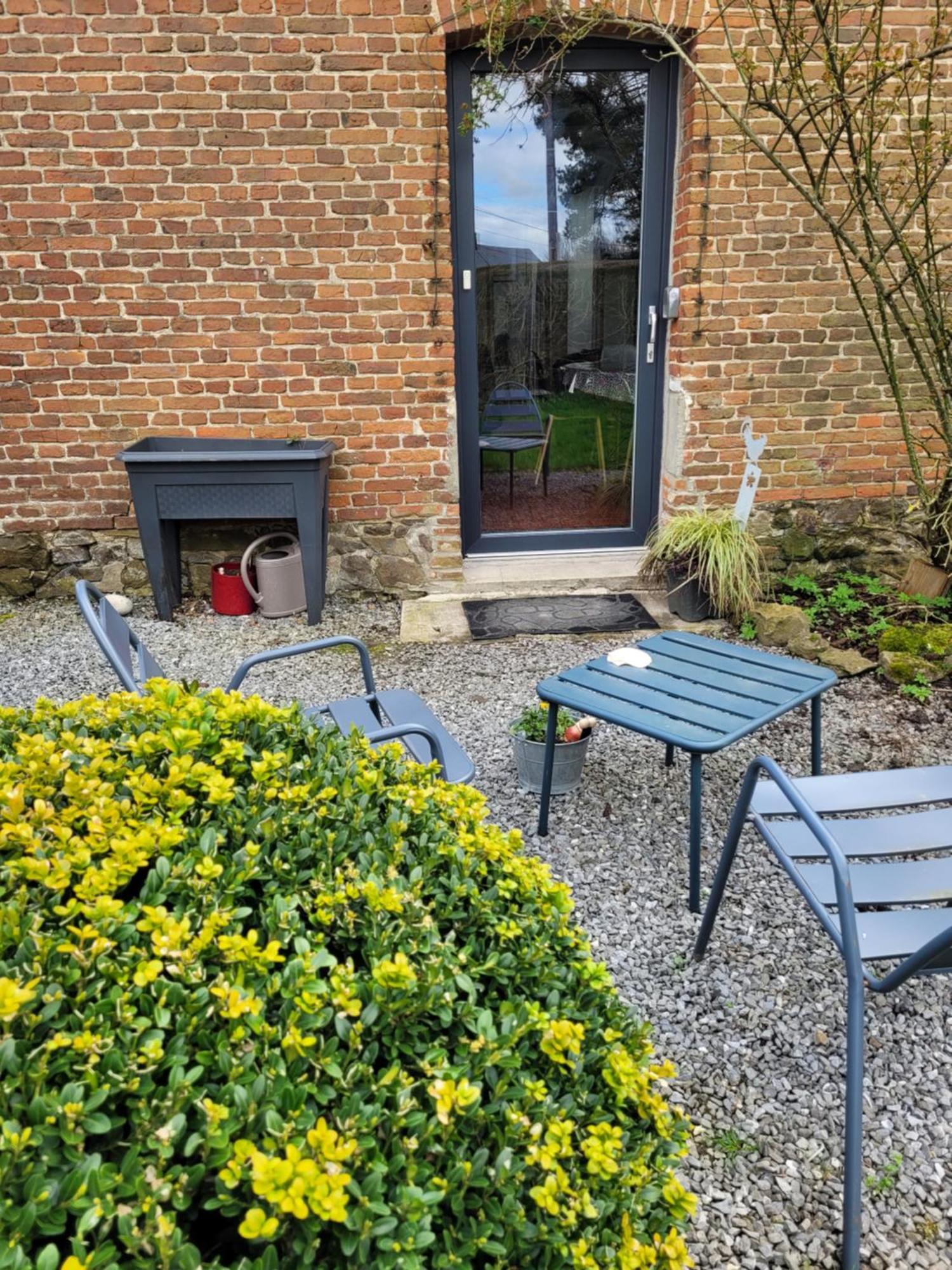 Studio Bienvenue Du Cote De Chez Nous Avec Jardin Privatif Wignehies Luaran gambar